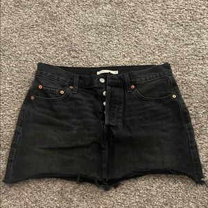Levi’s Black Icon Skirt